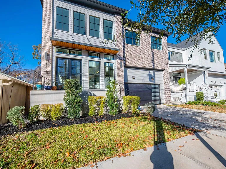 2501 Julian St — Photo 2