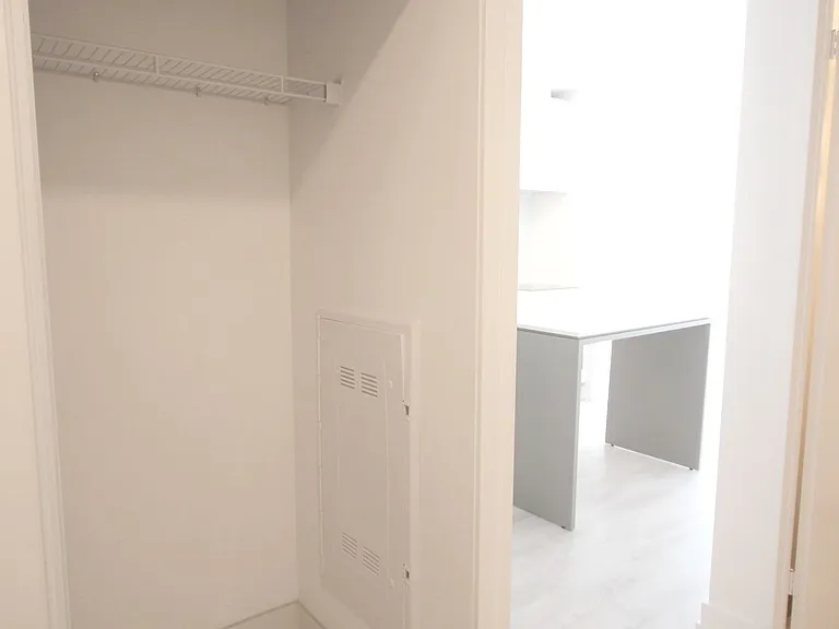 33 Helendale Ave #617 — Photo 11