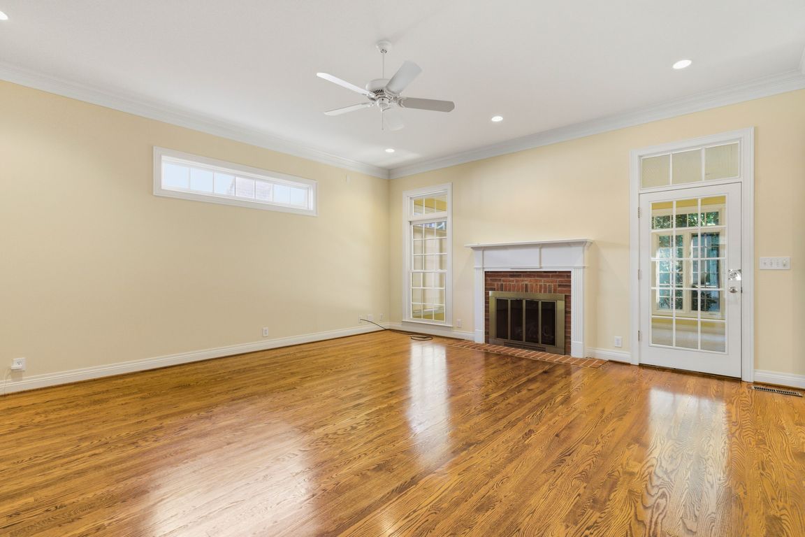 next background image