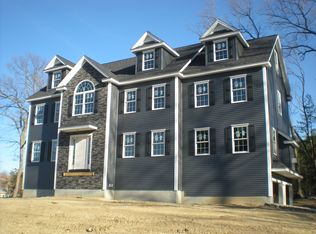 14 Parker St, Billerica, MA 01821