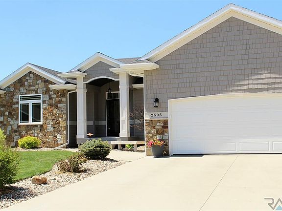 2nd image of 2505 E Whisper Trl