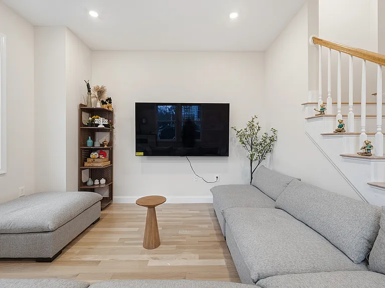 77 North St #77 — Photo 4