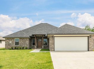 403 Jackson St, Clute, TX 77531