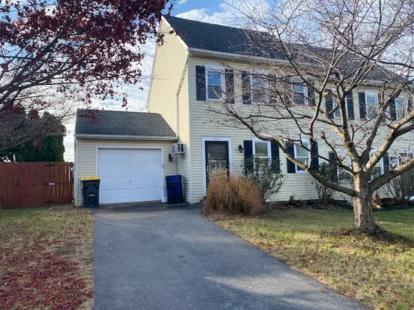 232 S 5th St, Womelsdorf, PA 19567