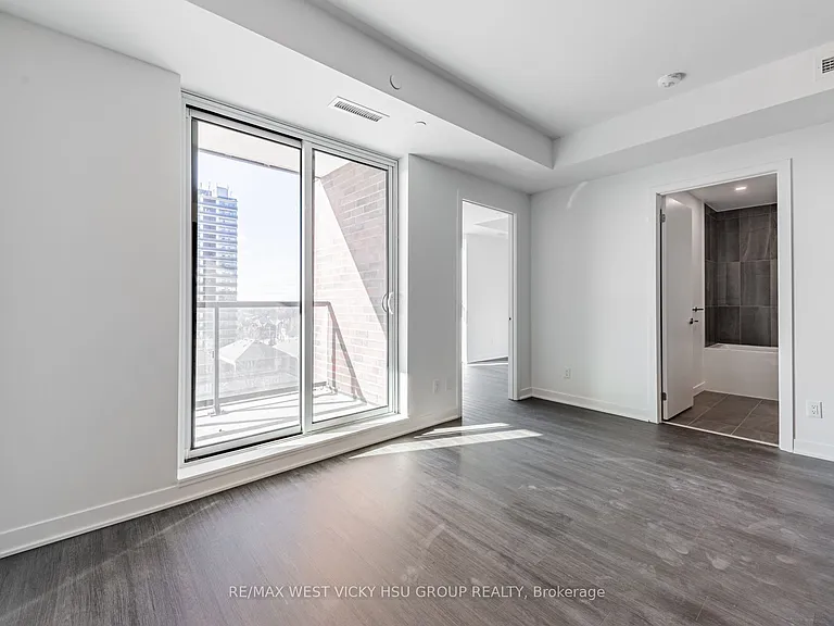 185 Alberta Ave #810 — Photo 9