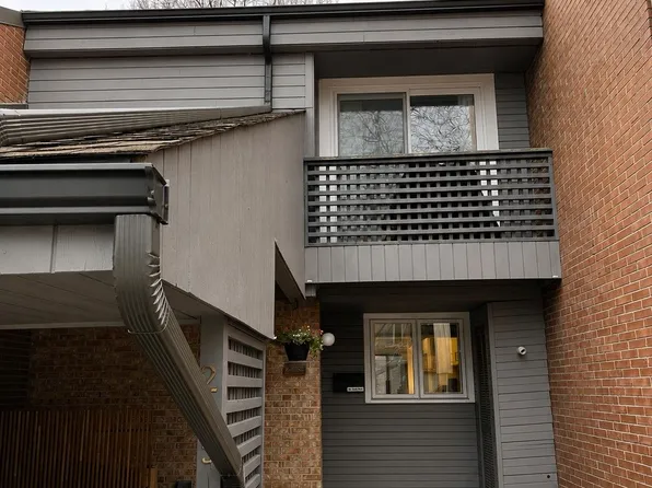 285 Bruyere St, Ottawa, ON K1N 5E5