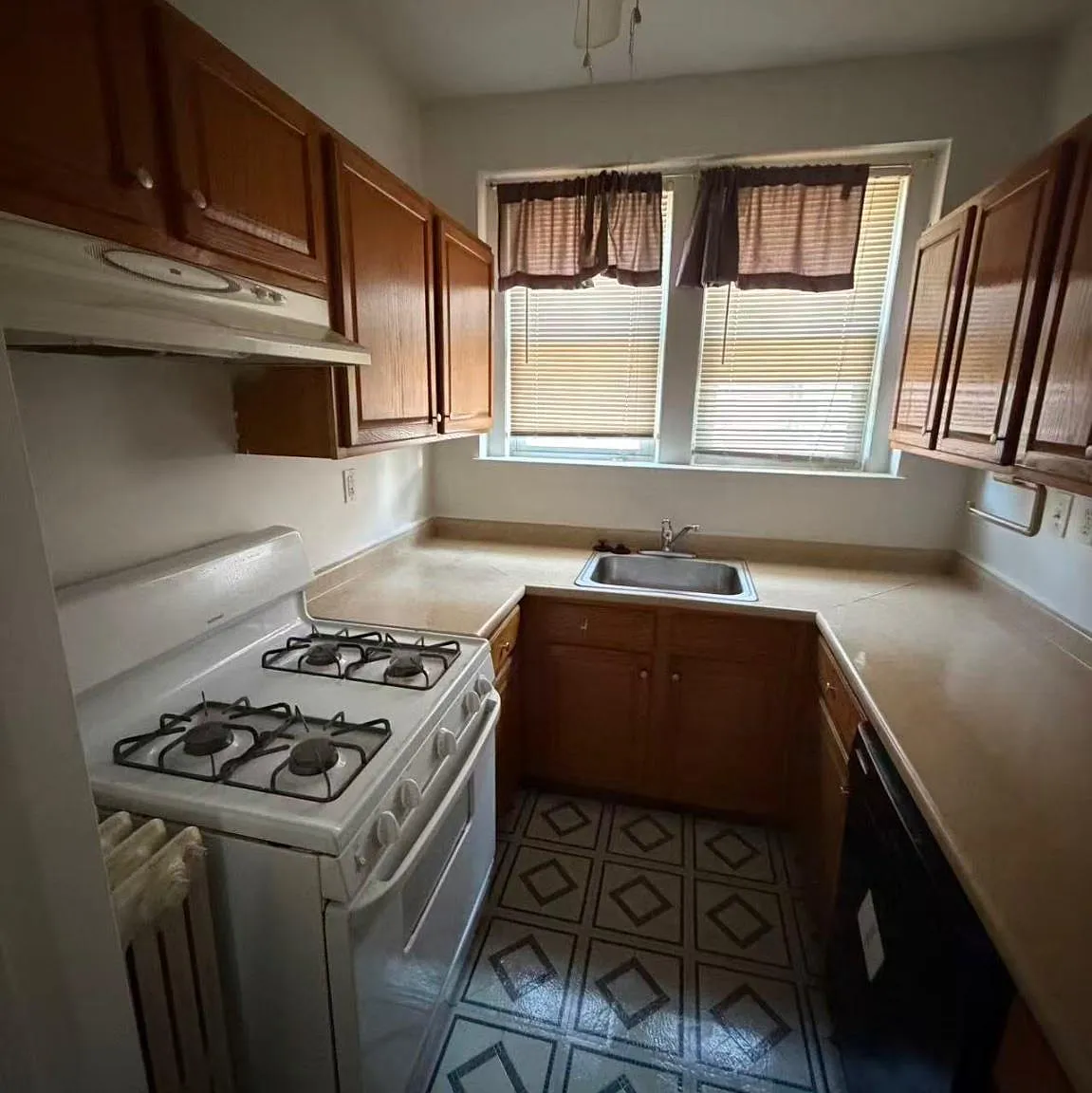 1 bed, 1.0 bath, 3000 sqft, $1,500 — Photo 4
