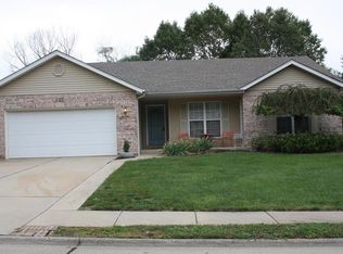 222 N Cedar Bluff Dr, Valmeyer, IL 62295