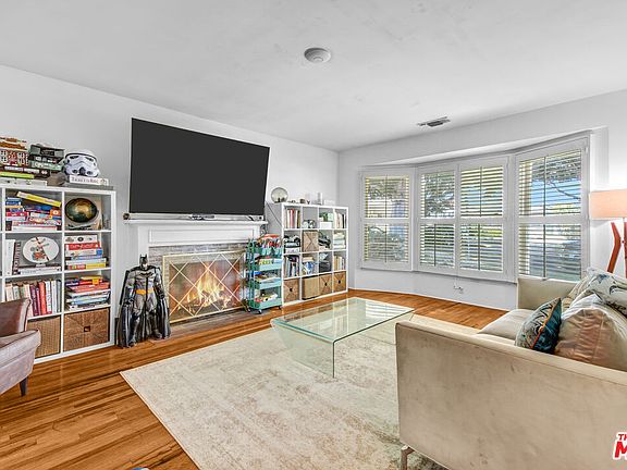 2nd image of 1044 Chelsea Ave
