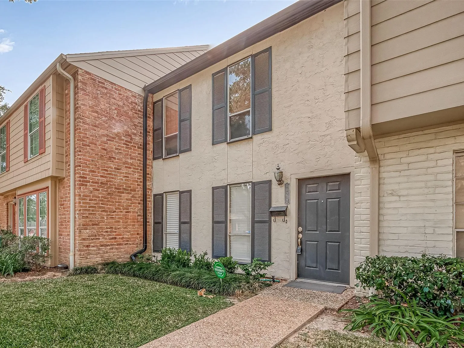 2 bed, 2.5 bath, 1258 sqft, $1,950 — Photo 3