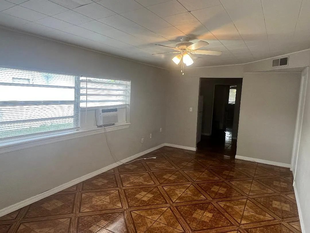 1 bed, 650 sqft, $1,100 — Photo 2