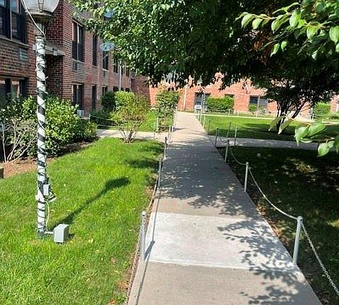 3rd image of 1011 E 108th St APT 3D