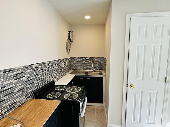 2nd image of 2701 Hayden Dr #3