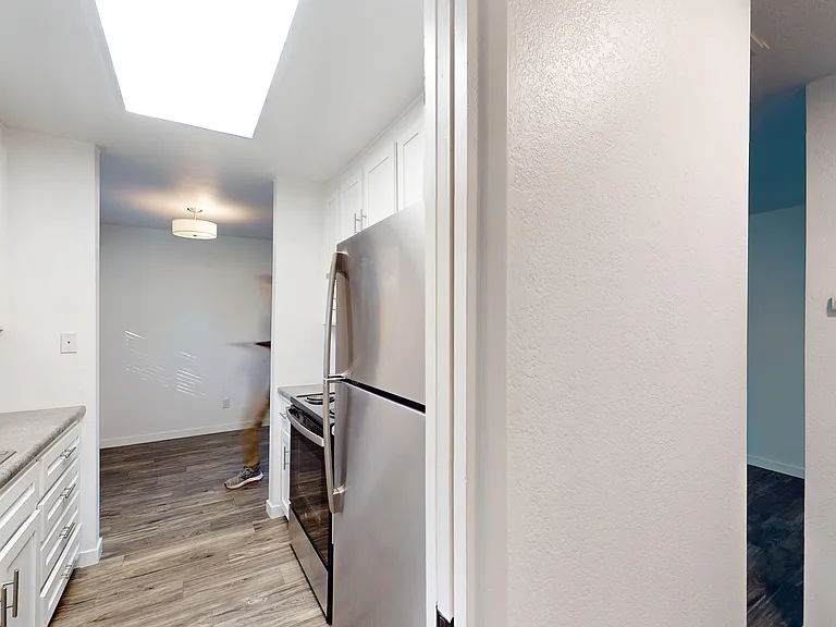 346 Robinson St #40 — Photo 4
