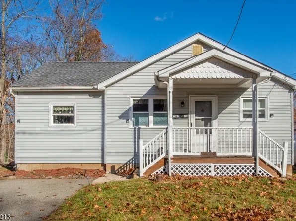 20 Michigan Trl, Hopatcong Boro, NJ 07843