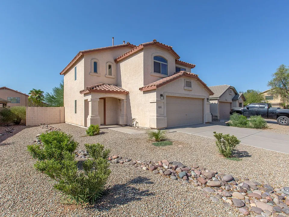41294 N Pryor Ln