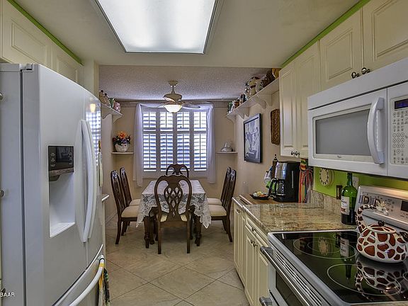 3rd image of 3 Oceans West Blvd APT 6B3