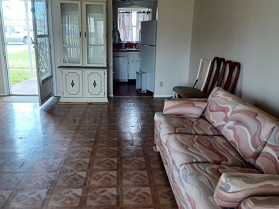 3rd image of 2830 Ashley Dr W APT C