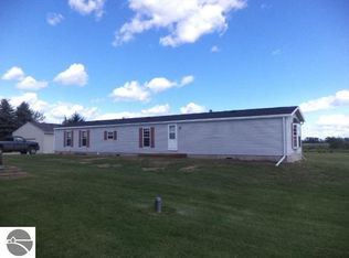 8225 N Winans Rd, Alma, MI 48801