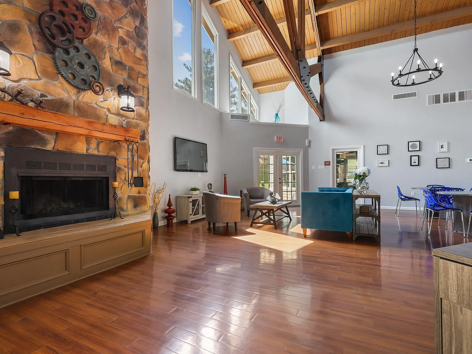 Stonecreek Club Apartments — Photo 2