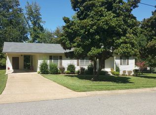 106 Daniel Cv, Paris, TN 38242
