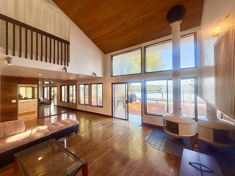 9030 Libby Rd NE — Photo 3
