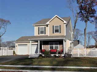 157 Julian Rd, Warwick, RI 02889