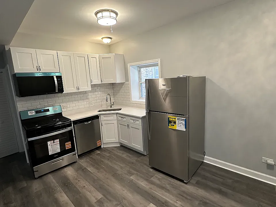 9410 Lawrence Ct — Photo 4