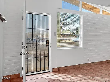 7931 E Malvern Pl — Photo 3