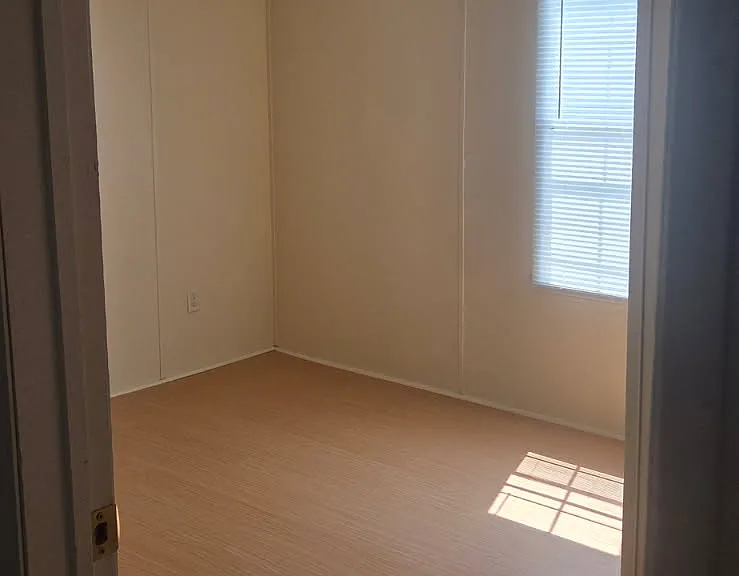 121 Edwards St — Photo 8