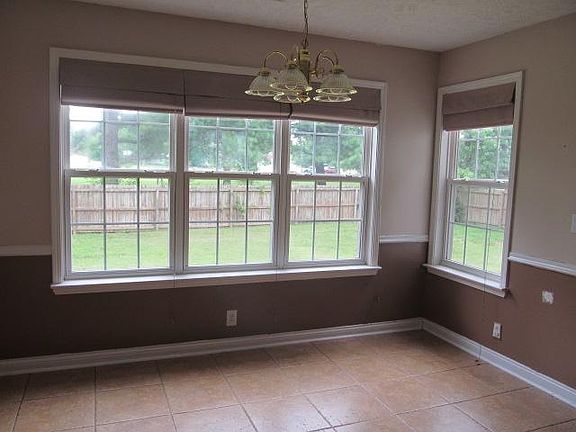 4th image of 822 Hammersmith Dr