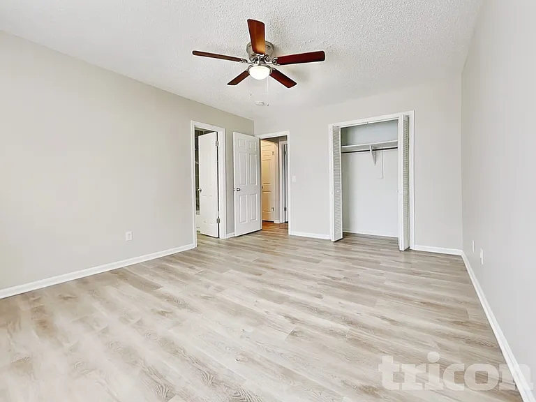 504 Lord Howe Rd — Photo 8