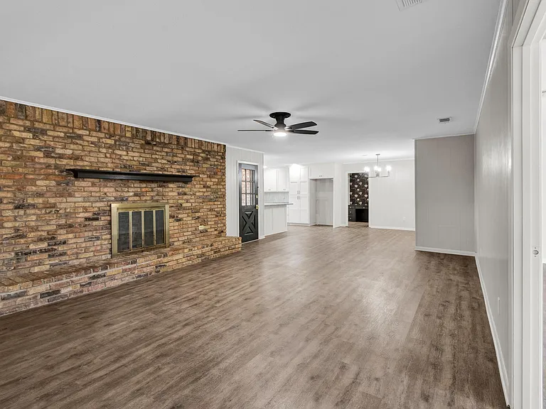 413 Dawn St — Photo 7