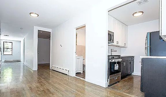 2nd image of 1468 Myrtle Ave #1