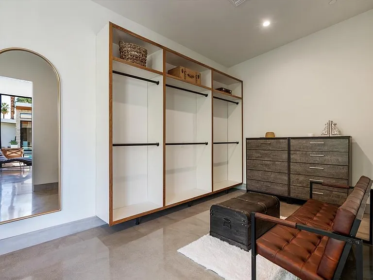 524 E Miraleste Ct — Photo 49