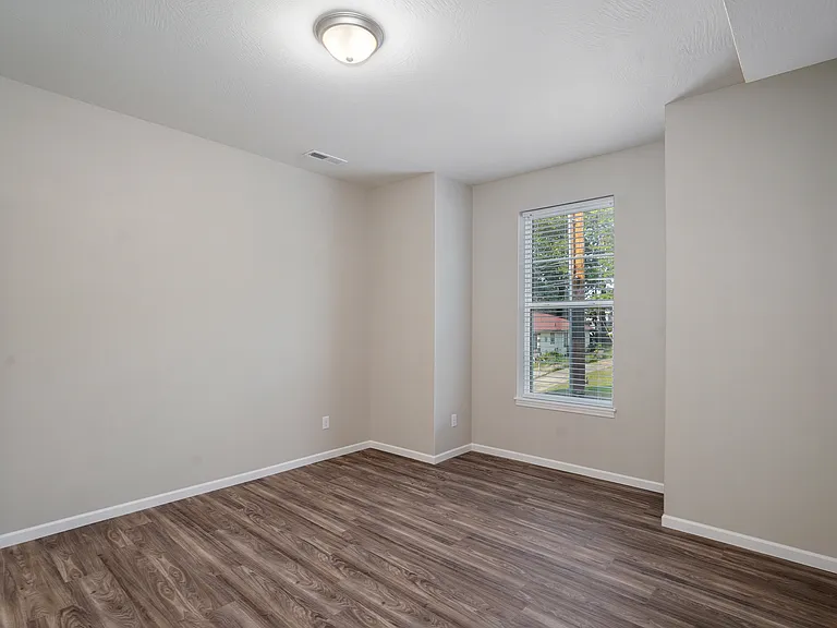 308 S Hampton Ave #B — Photo 10
