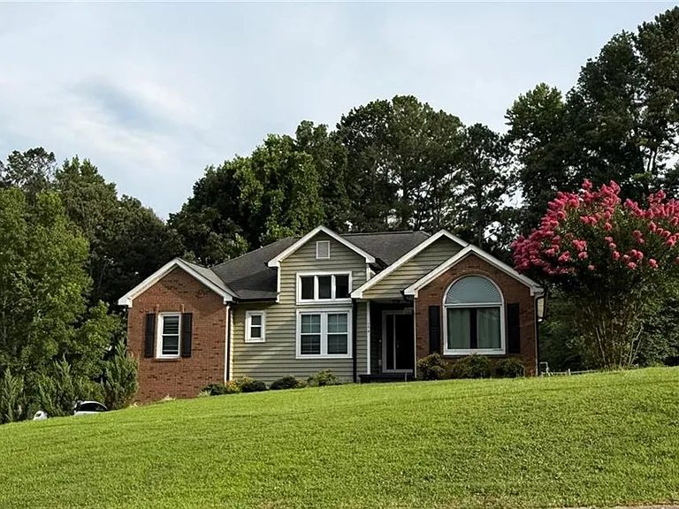 154 Camden Woods Dr — Photo 7