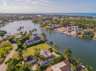 3560 Gin Ln, Naples, FL 34102