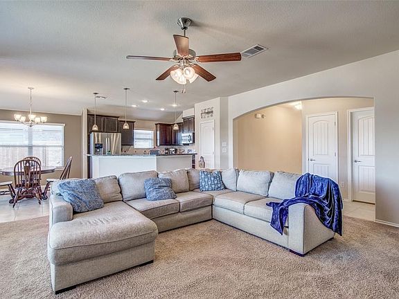 4th image of 790 English Ivy Dr
