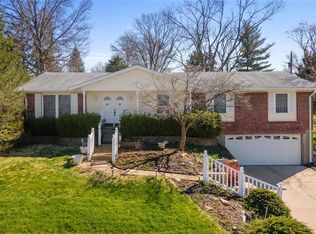 124 Caybeth Dr, Ballwin, MO