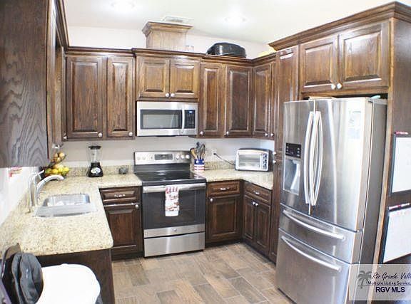 4th image of 440 La Vaca Dr S