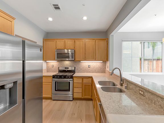 5th image of 20 Trofello Ln