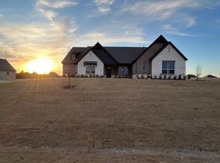 812 Valley Ridge Rd, Van Alstyne, TX 75495