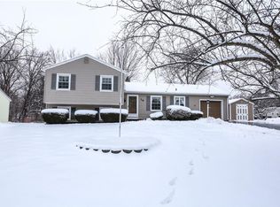 36 Tomahawk Trl, Henrietta, NY 14467