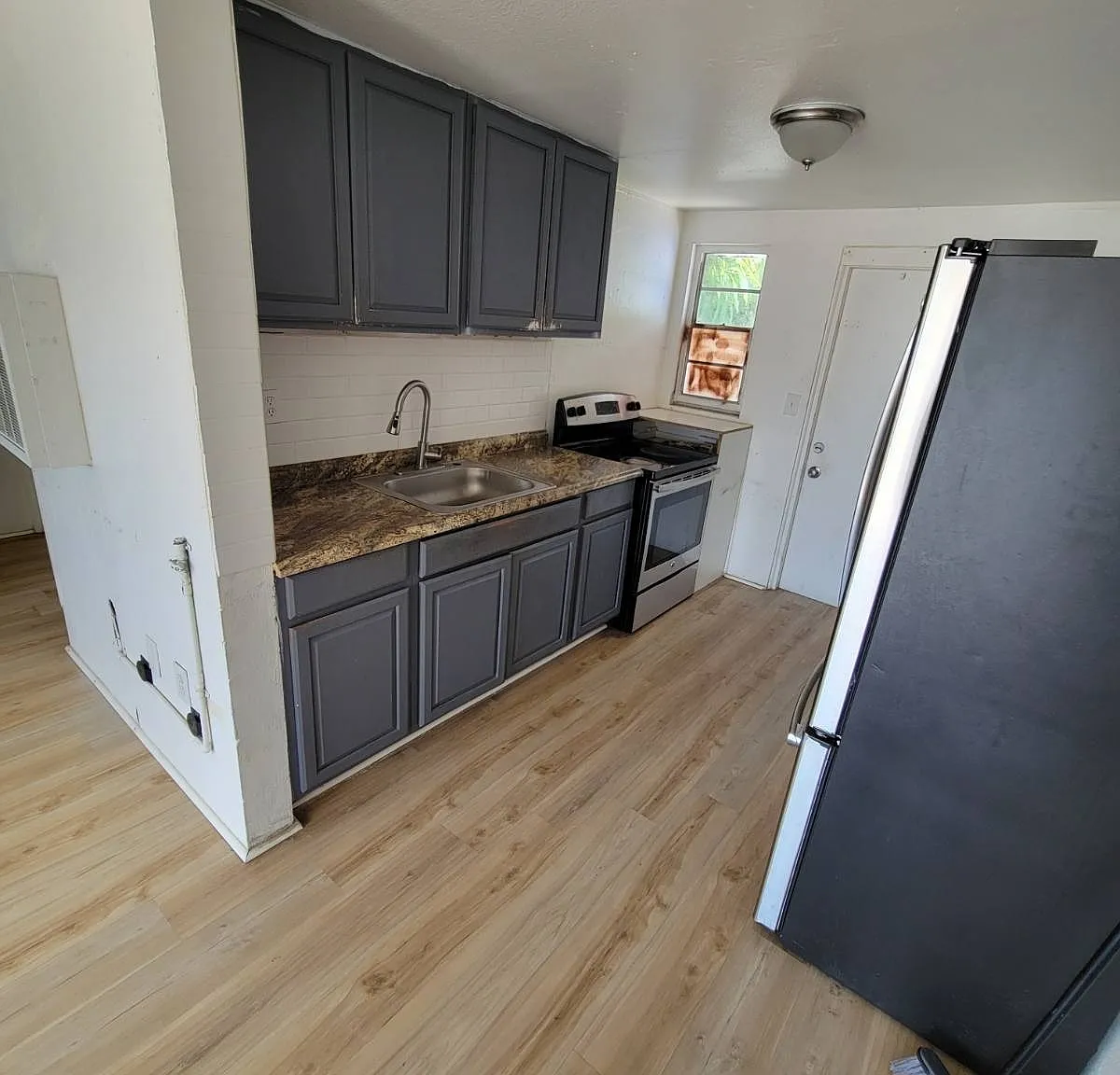 2 bed, $1,400 — Photo 2