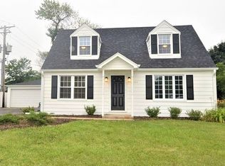 1N066 Delano St, Carol Stream, IL 60188
