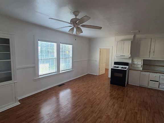 4th image of 105 Coombs Street