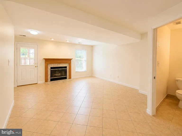 8268 Vermont Pl — Photo 19