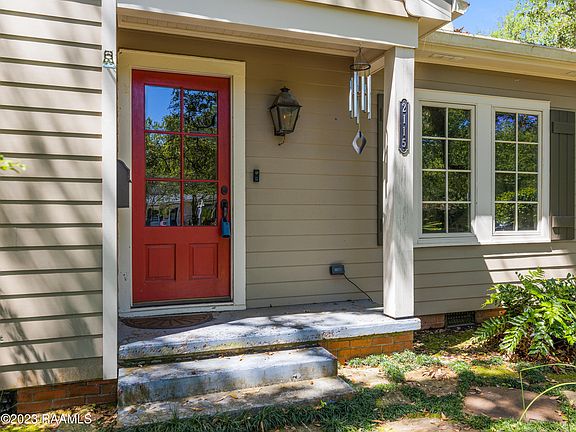 3rd image of 2115 W Saint Mary Blvd