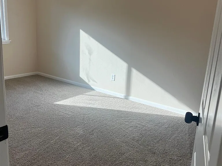 8023 Carmel Cir — Photo 15
